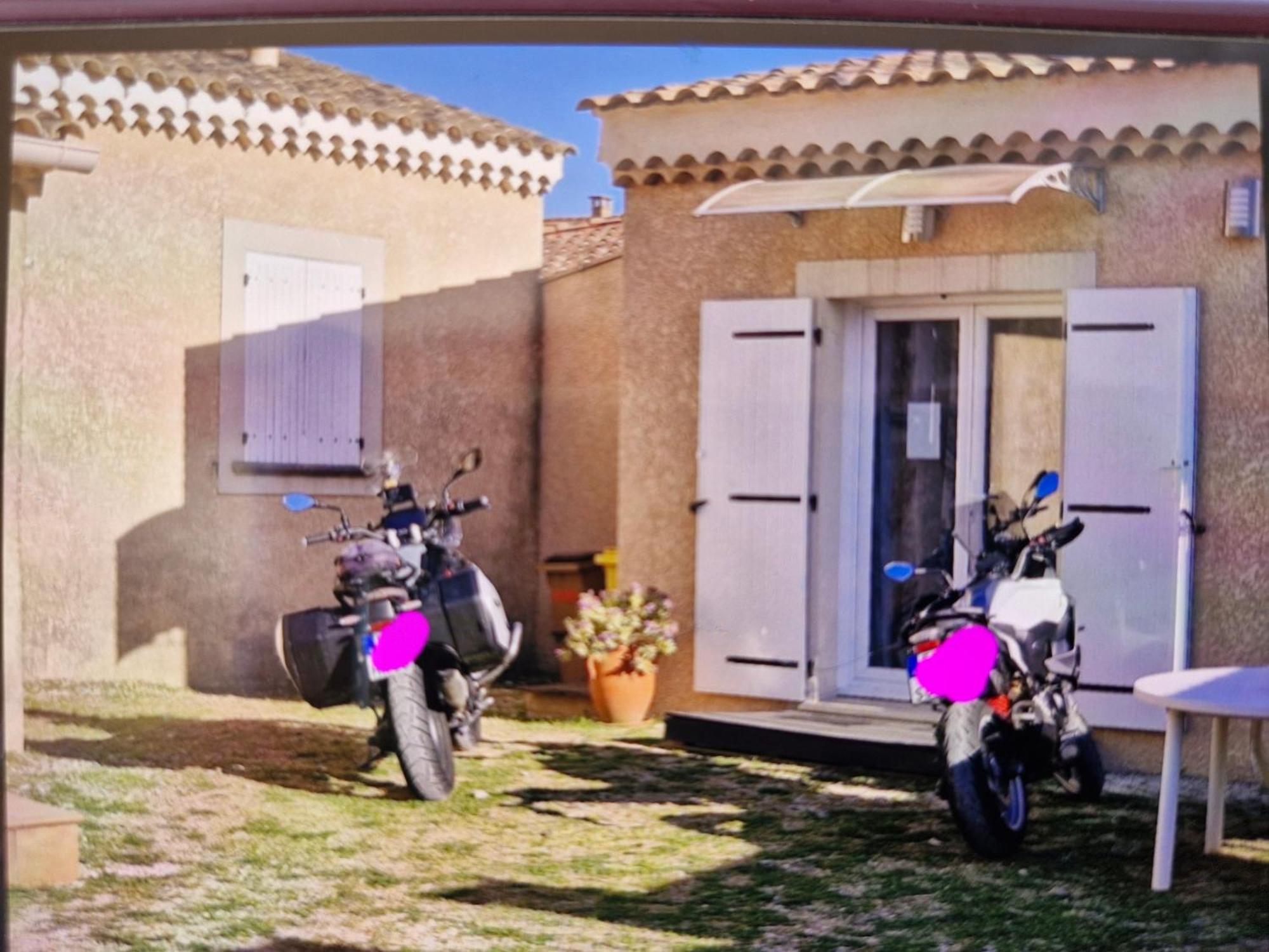 Petite maison meublée entre Avignon et Carpentras Morieres-les-Avignon Esterno foto